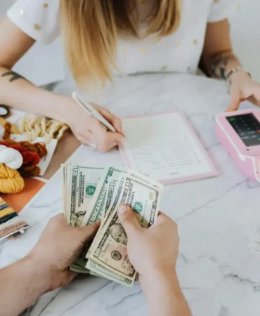 Dolar ve Euro'nun Alış-Satış Fiyatları Açıklandı