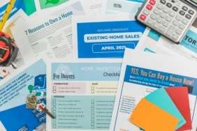 Ümraniye'de Bina Çatısında Yangın Kontrol Altına Alındı