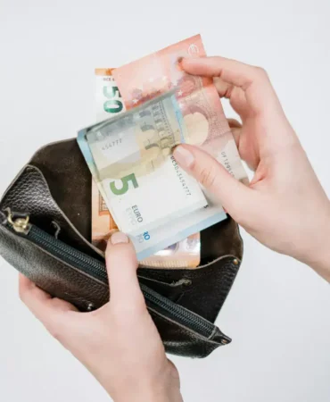 Ünlü Mobilya Markasından Alışveriş Yapan Müşteri Mağdur Oldu
